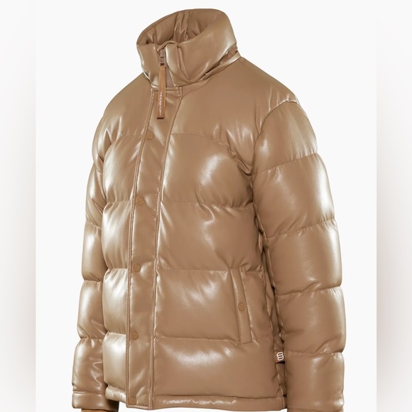 Aritzia super puff jacket is caramel. - Picture 2 of 8